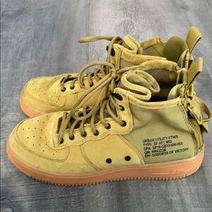 Nike SF AF1 Desert Moss Hightop Sneakers size 7